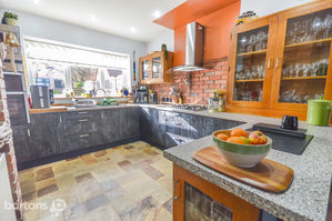 Photo 27- click for photo gallery